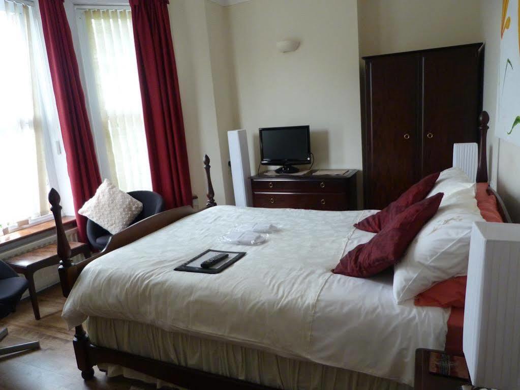 Готель Oaklands House - Adults Only Brading Екстер'єр фото